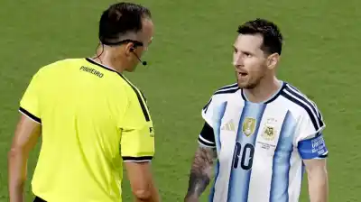 El momento de furia de Messi con el árbitro que nadie esperaba en el Mundial