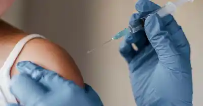 Vacuna del dengue: qué dicen los expertos sobre los efectos en mayores de 60 y quienes nunca se contagiaron