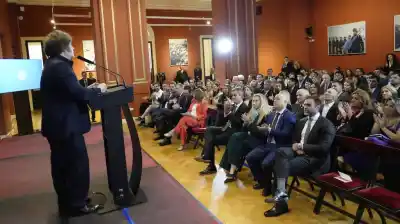 Milei convoca a los legisladores libertarios: el proyecto que promete terminar con el 'abuso' del Banco Central