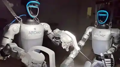 Dos robots humanoides operaron por primera vez: lo que hicieron en el quirófano sorprende a la ciencia