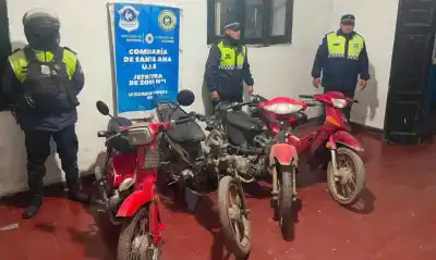 Un nene de 13 años fue sorprendido manejando una moto en un control policial en Santa Ana