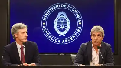 El Gobierno logró calmar los nervios por la deuda, pero los analistas ya anticipan tormenta para 2027