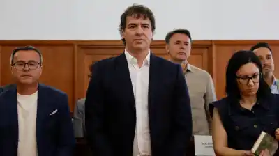 Escándalo en España: el hermano de Pedro Sánchez, inhabilitado 9 años por un cargo creado a medida