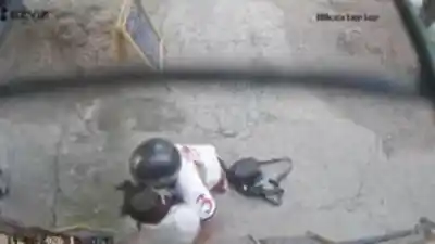Un motochorro golpeó y forcejeó con una joven en un violento robo en Ciudadela, Tucumán