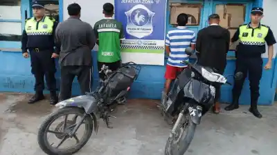 Vecinos de Ranchillos alertaron a la policía y detuvieron a cuatro hombres en motos