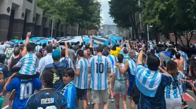 Caravana albiceleste: el impensado detalle que vivieron los hinchas camino al estadio