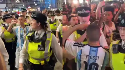 Lo rodearon, lo insultaron y hasta le tiraron objetos: el tenso rescate de un hincha argentino en Londres
