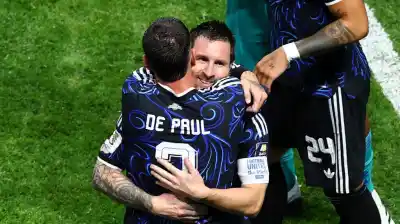 Messi y De Paul, mates y distensión: la imagen viral tras el pase a la final