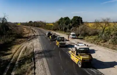Siguen a toda máquina: la repavimentación de la Ruta 323 suma nuevos frentes y ya lleva 2 km fresados