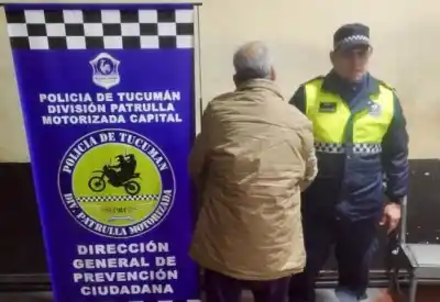 Amenazó a su pareja con una pistola en plena calle Muñecas: lo atraparon y secuestraron el arma