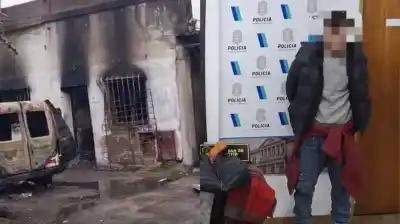 Llegó en bicicleta, prendió fuego la casa y dos personas murieron: el sospechoso ya está detenido