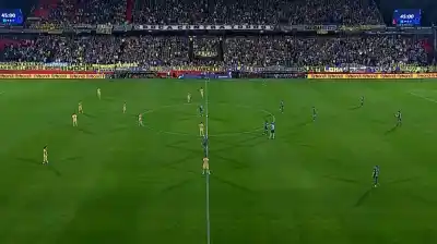¿Por qué Boca saltó a la cancha con un brazalete negro? El emotivo homenaje que estremeció el estadio