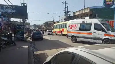 Un viaje en moto que terminó en tragedia: dos hermanitos murieron al chocar con dos colectivos en Tucumán