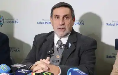 ¿Qué le pasó al ministro de Salud? Internaron a Medina Ruiz tras un malestar en la madrugada