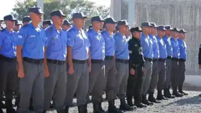 Condenado a 8 años de prisión: la insólita historia del cabo penitenciario que asaltó a un vecino