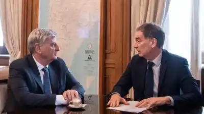 Santilli teje alianzas con gobernadores mientras Milei firma millonario refuerzo presupuestario