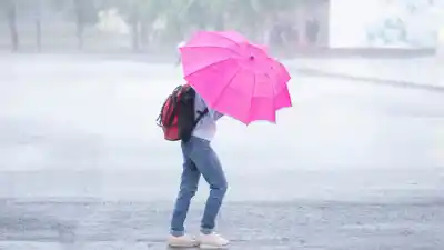 Ocho provincias en alerta naranja: ráfagas de 130 km/h y tormentas severas