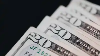 Dólar hoy: el blue y el oficial, ¿cuánto cuesta cada uno este lunes?