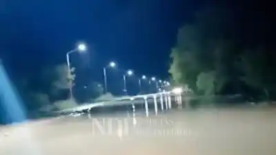 El río Medina desborda y corta la ruta 329 en Simoca: alerta por circulación