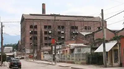 Intervención policial evita una tragedia en Santa Lucía tras crisis de salud mental
