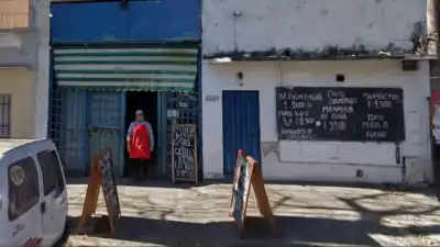 Rosario: un cliente terminó en terapia intensiva tras una brutal golpiza en un supermercado