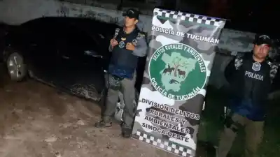 Policía de Simoca sorprende a tres pescadores en el río Balderrama durante la veda