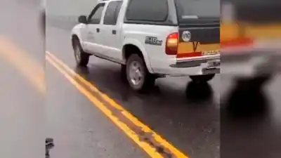 Peligro en la Ruta 307: Un derrame invisible que pone en riesgo a los conductores en las curvas