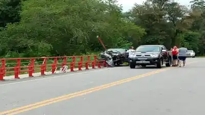 Impactante choque en la Ruta 307: una mujer falleció al estrellarse contra el puente del Río Zerda