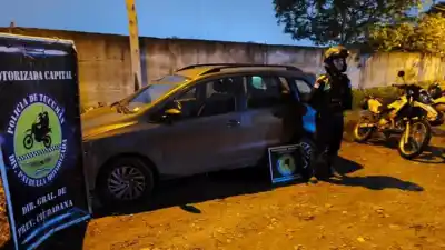 Rescate en plena madrugada: hallaron a un hombre encerrado en el baúl de su propio auto