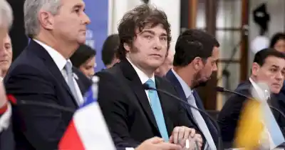 Milei llama “narcoterrorista” a Maduro en el Mercosur y respalda la presión de Trump sobre Venezuela