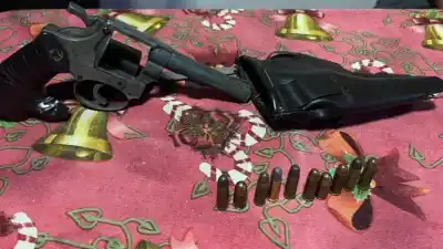 Operativo en Monteros: Hallan arma y municiones durante exclusión de hogar