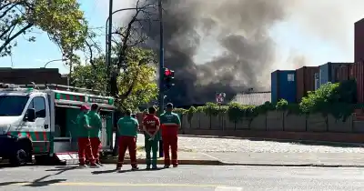 Incendio en un predio federal: las llamas arrasaron con autos secuestrados en causas judiciales