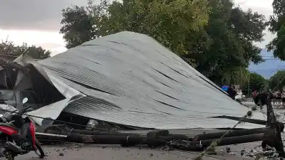 Alerta naranja en Tucumán: el viento se ensañó con la capital y el interior