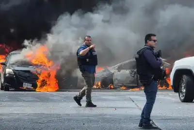 México en llamas: el brutal despliegue del narco que dejó al descubierto una nueva estrategia del gobierno