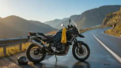 El código secreto de la ruta: qué significa el trapo amarillo que ves en las motos