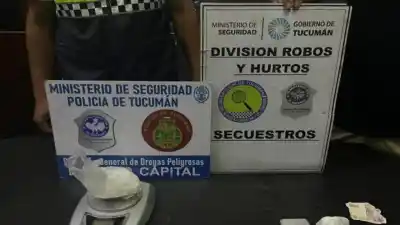 Pareja con 900 dosis de cocaína fue detenida tras persecución policial en calle Chile