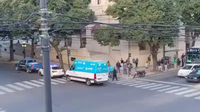 La Plata: La golpiza salvaje que dejó a una joven inconsciente en plena avenida y una frase que estremece
