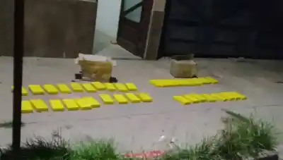 Orán: el extraño contenido de dos cajas que un joven tucumano intentó tirar al ver a la policía