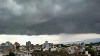 Alerta amarilla en Tucumán: el calor extremo desata una amenaza inesperada para esta noche