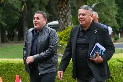 La guardia pretoriana de Tapia: los nombres que salieron a defender al “Comandante” y el paro que paralizó el fútbol