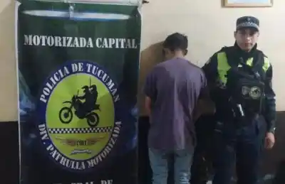 Villa Alem: la policía lo atrapó escondido tras un robo y lo que tenía encima lo delató