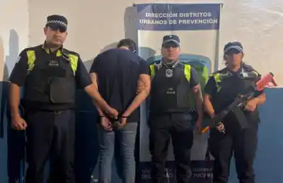Un hombre de 52 años terminó detenido tras un violento altercado en una sanguchería de la capital