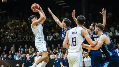 Noche amarga en Obras: Argentina se quedó sin respuestas ante Uruguay y perdió el liderazgo