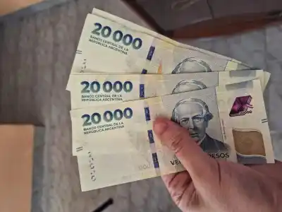 La bomba salarial que los gremios estatales llevan a la mesa: piden un bono millonario y un aumento del 45%