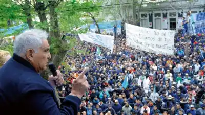 Chaco propone un cambio radical: los gremialistas estatales dejarían de cobrar del Estado