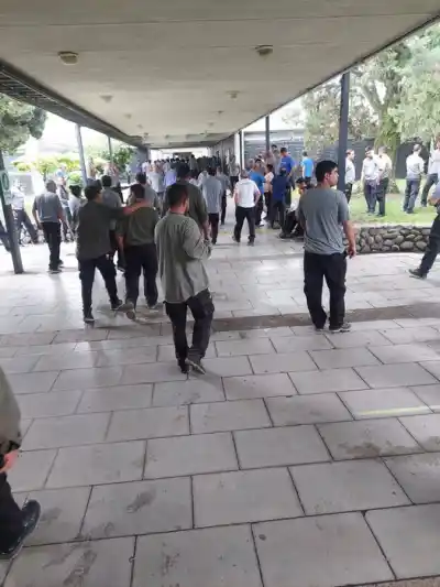 Fábrica de Aguilares en la cuerda floja: trabajadores se presentan pero no hay con qué producir