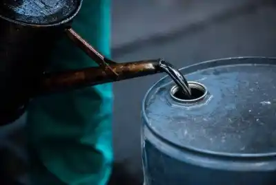 El petróleo supera los US$100 y dispara una alarma económica global