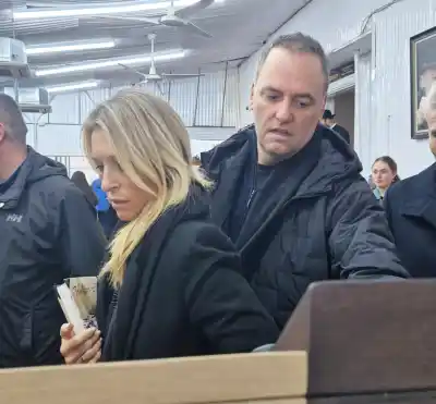 La polémica que estalló en Nueva York: la pregunta que un diputado le hace a Adorni por su esposa