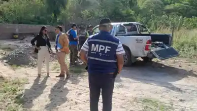Escándalo en la cúpula policial: detenidos habrían sido usados como mano de obra en una casa de El Cadillal
