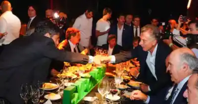 Macri y Kicillof: el saludo que desató la furia K y el mensaje del expresidente sobre el campo